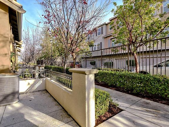 4th image of 1580 Shore Dr #6