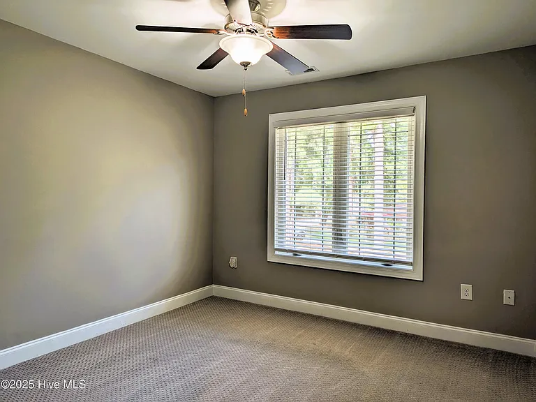 673 S Ashe St — Photo 28