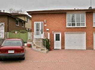 388 Pinemeadow Ave, Mississauga, ON L5B2J9