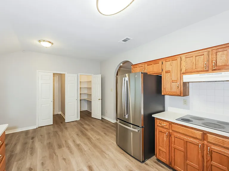 7605 Colfax Dr — Photo 8