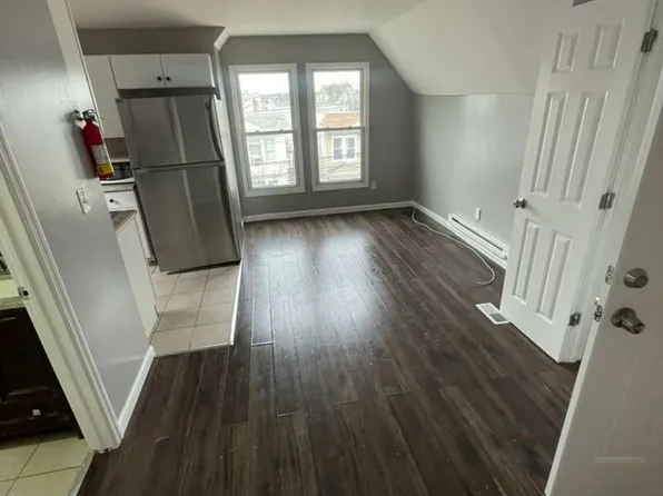 748 S 16th St Floor 3, Newark, NJ 07103