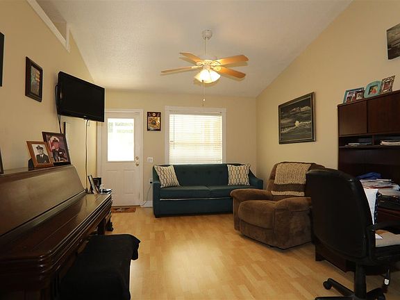 4th image of 7981 Stonebrook Dr