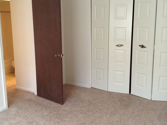 5th image of 4735 Mountain Rd APT 104