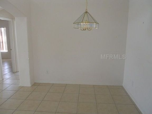 3rd image of 562 Viola Dr