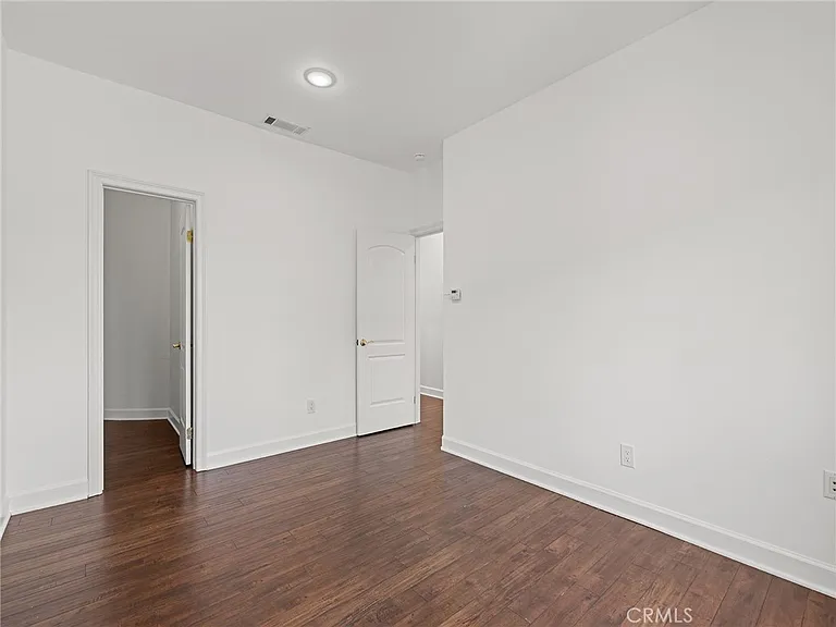3210 N Ardmore Ave — Photo 37