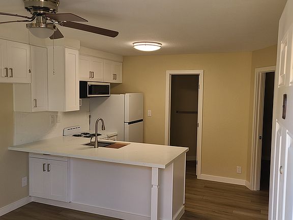 3rd image of 121 E Escalones #D