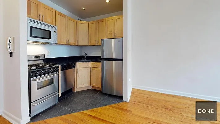 Rented by Bond New York | media 5