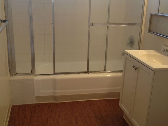 5th image of 8741 Owensmouth Ave APT 19