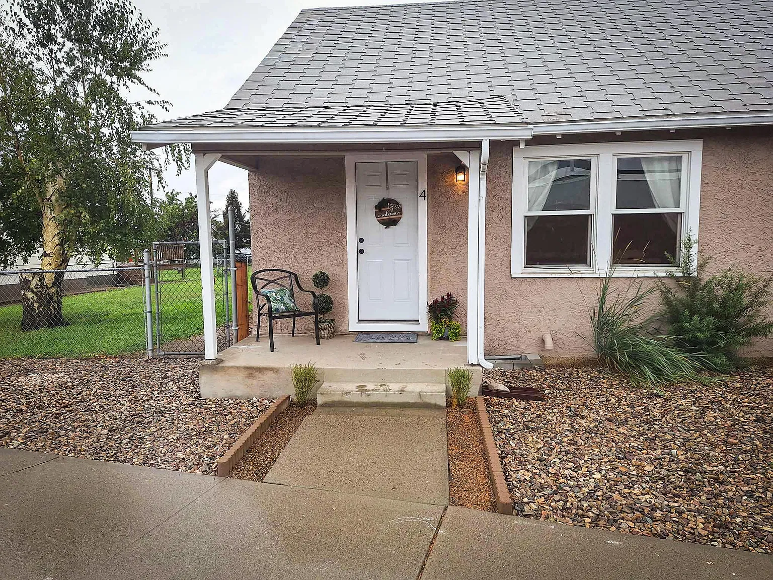 2 bed, 1300 sqft, $2,100 — Photo 2