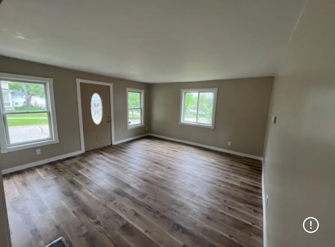 3 bed, 1396 sqft, $1,500 — Photo 3