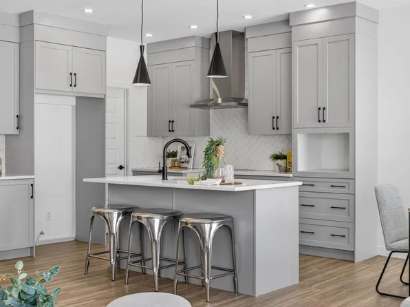 1090 N Bayview Cres, Airdrie, AB T4B 5N5