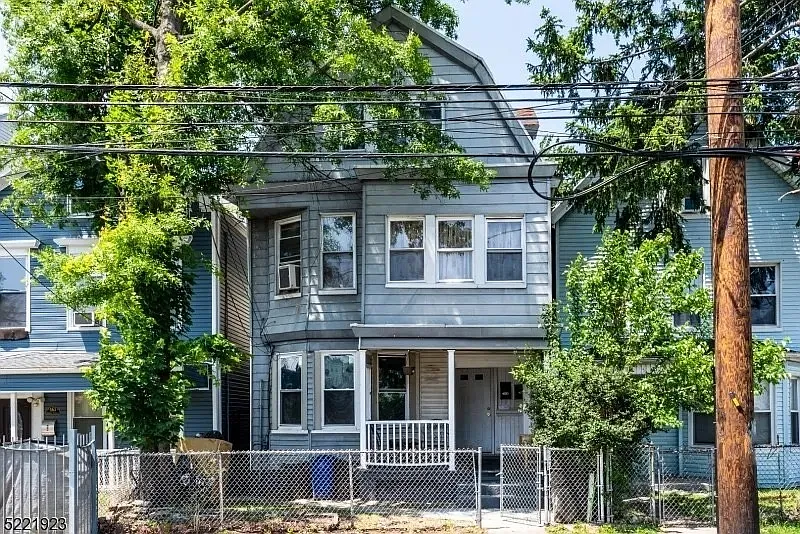3 bed, $1,950 — Photo 3