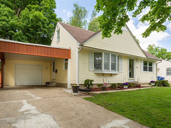 3rd image of 204 Tilton Park Dr