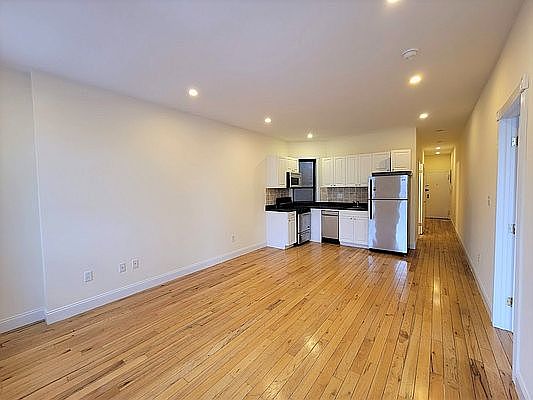 2nd image of 159 2nd Ave #V