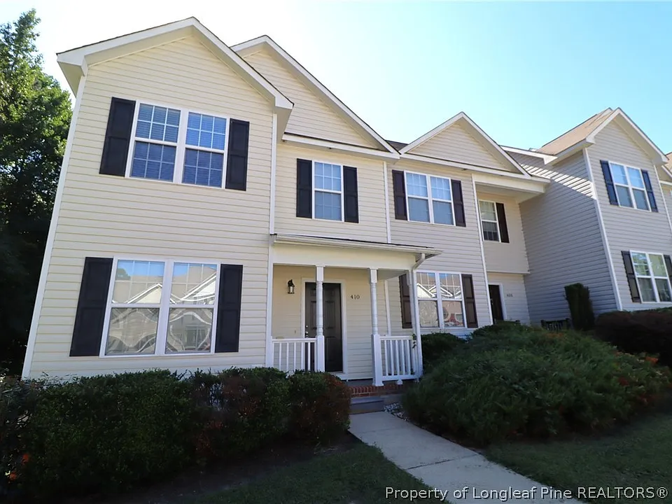 410 Whitehall Ct