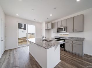 22103 E 38th Pl, Aurora, CO 80019