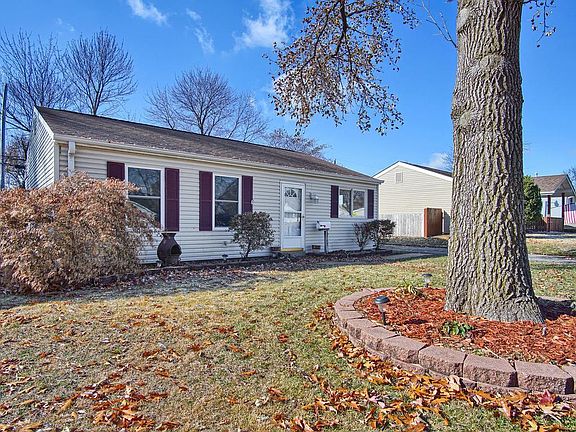 2nd image of 12153 Hillcrest Pl