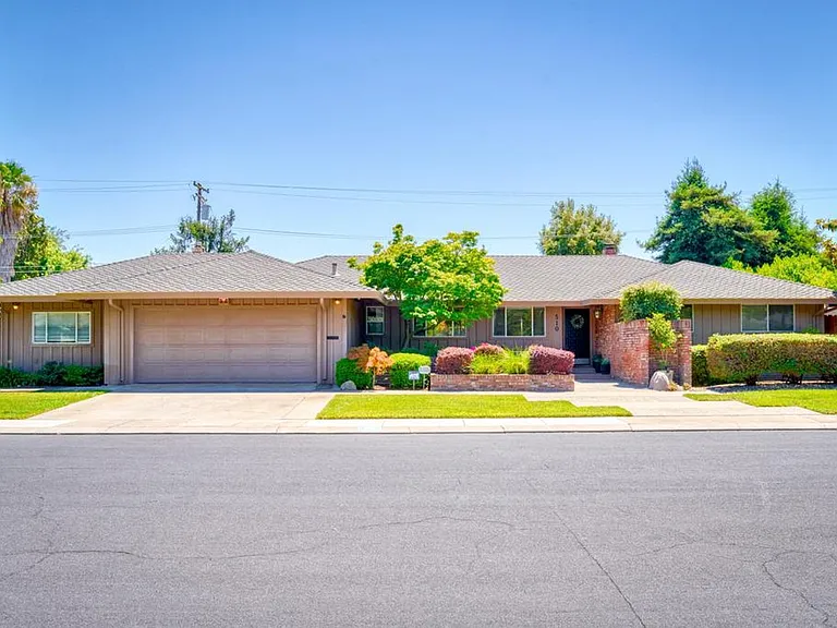510 Northgate Dr — Photo 3