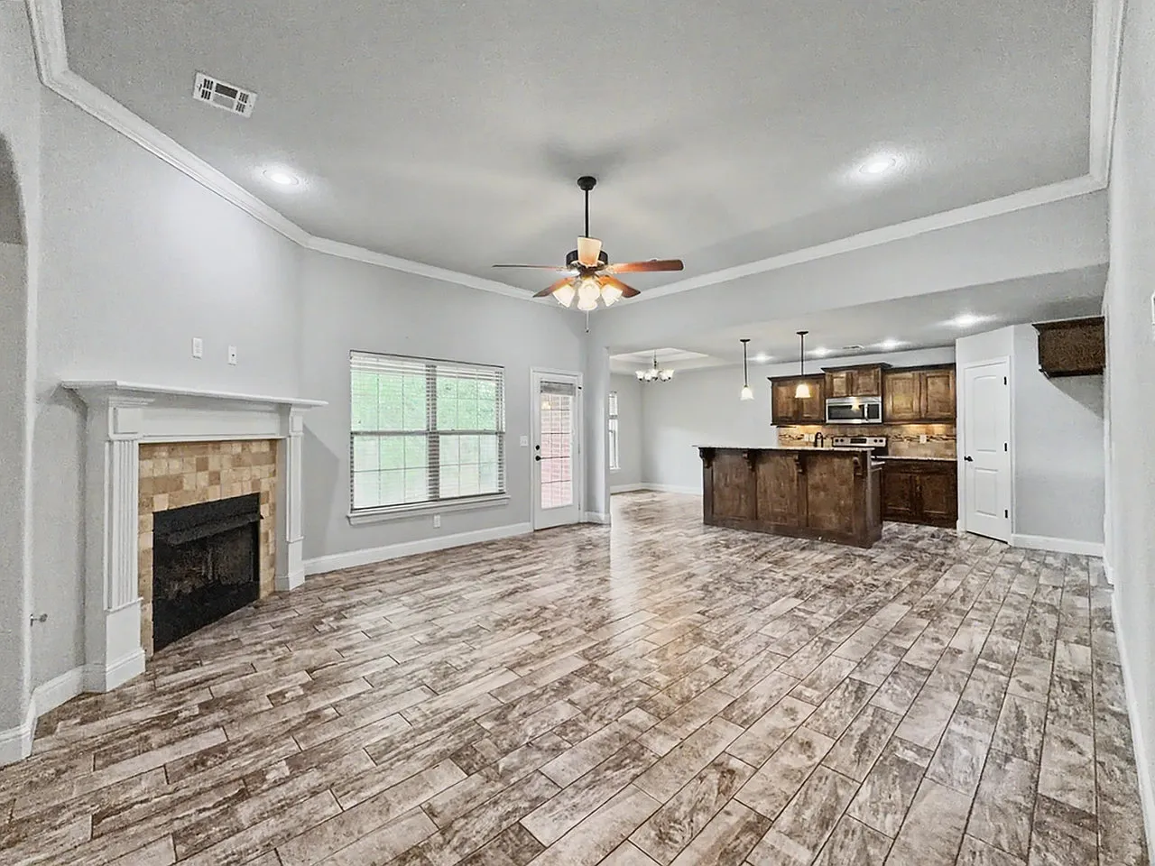 3 bed, 1489 sqft, $1,795 — Photo 2