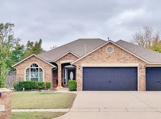 502 NE 51st St, Lawton, OK 73507