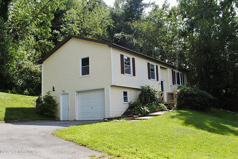 3rd image of 318 Plank Road