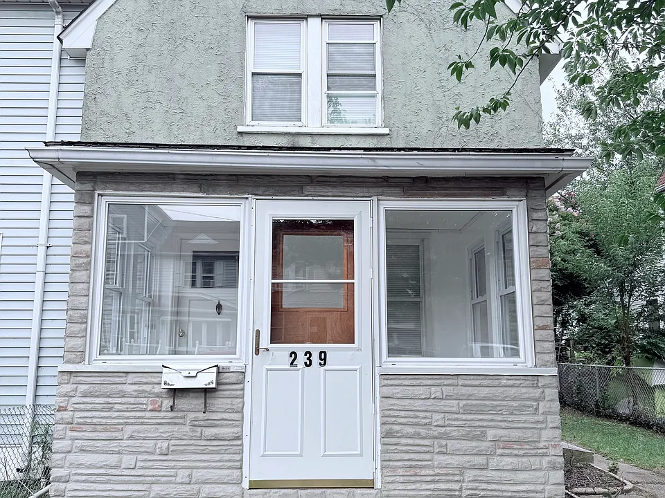 239 Saint Helena Ave