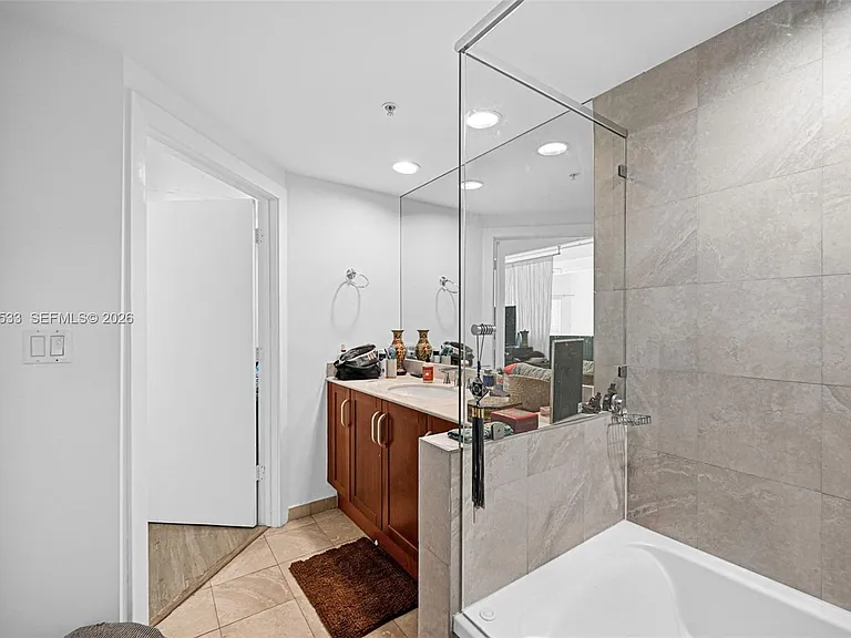 7728 Collins Ave #5 — Photo 27