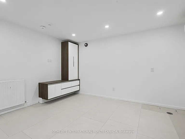 1340 Avenue Rd #B — Photo 18