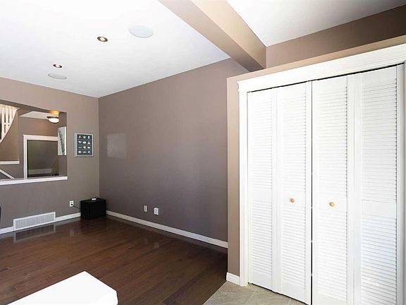 4th image of 213 Tuscany Valley Grn NW