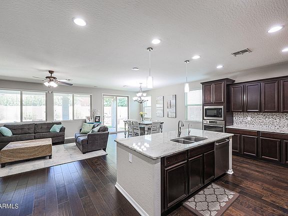 3rd image of 2552 E PLUM Street