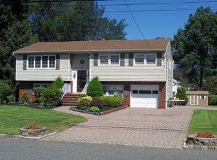 95 Sand Rd, Fairfield, NJ 07004