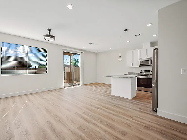 5505 W Palmaire Ave #4 — Photo 7