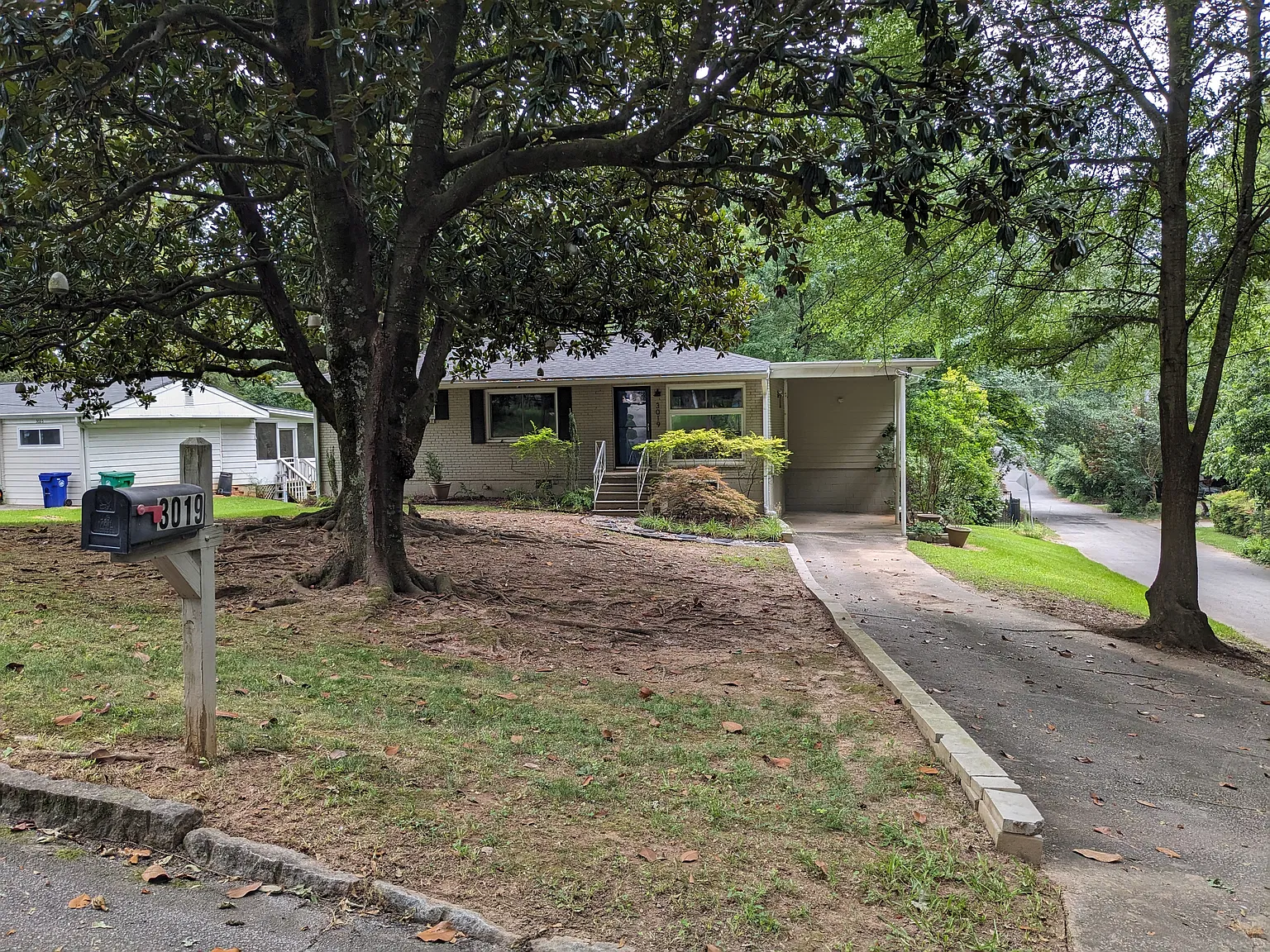3 bed, 1000 sqft, $2,200 — Photo 1