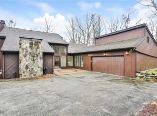 40 Stones Throw Rd, Easton, CT 06612