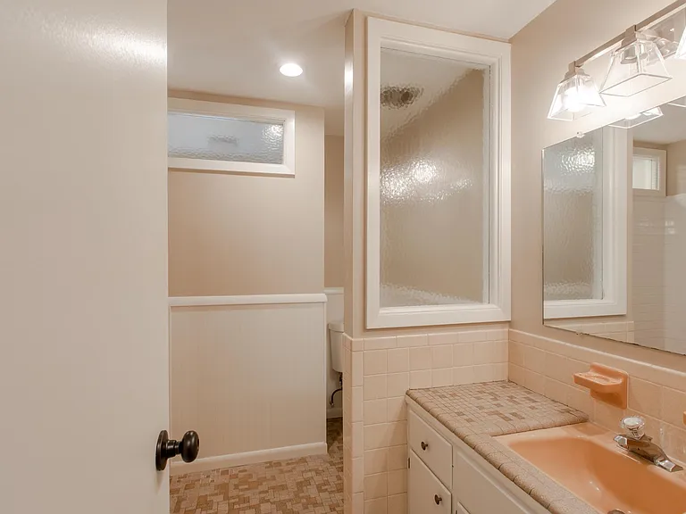 8614 Woodson Dr — Photo 8