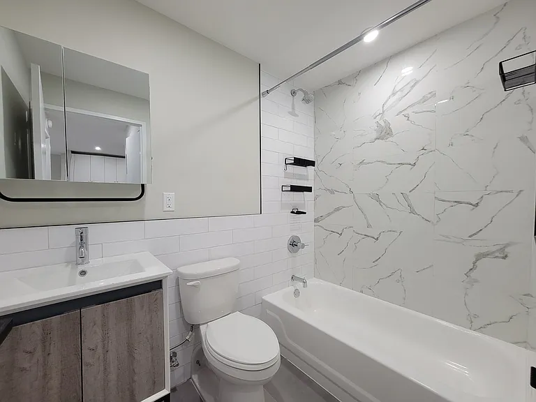 829 Greenwood Ave #3J — Photo 9