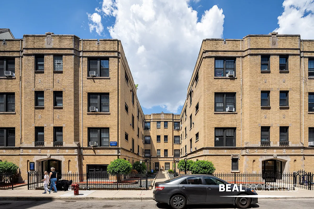 Building Photo - 2840-46 N Orchard