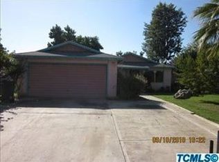 621 N Pine St, Woodlake, CA 93286