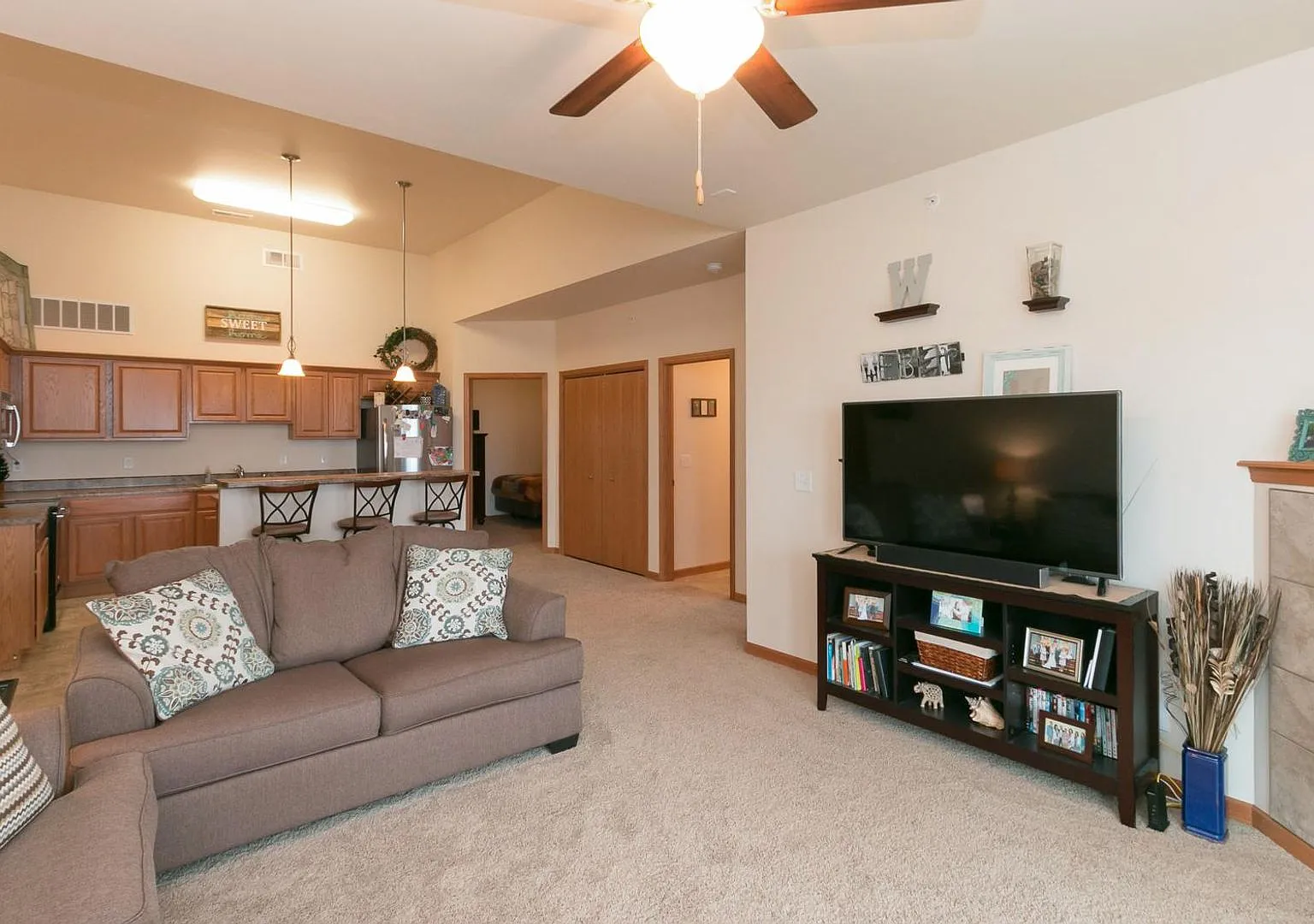 1620 Lincoln Dr — Photo 3