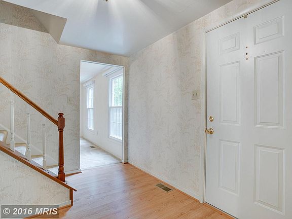 4th image of 8413 Clay Dr