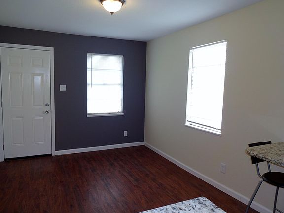 3rd image of 2212 Greenwood Ave #B