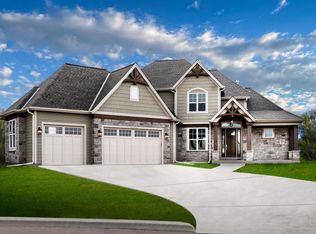 W214N6672 Fairview DRIVE, Menomonee Falls, WI 53051