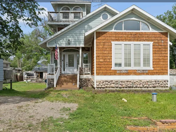 15378 Oakwood Ave, Clear Lake, IA 50428