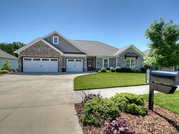 2nd image of 218 Laurel Cyn