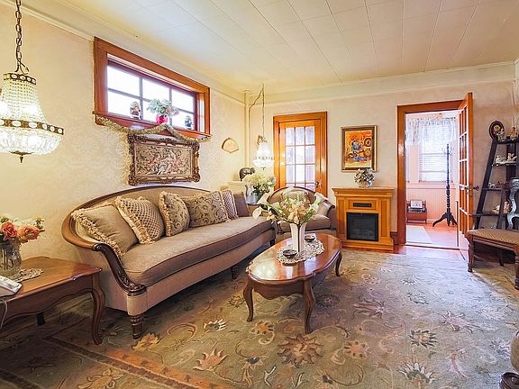 5th image of 12-35 120th St #1