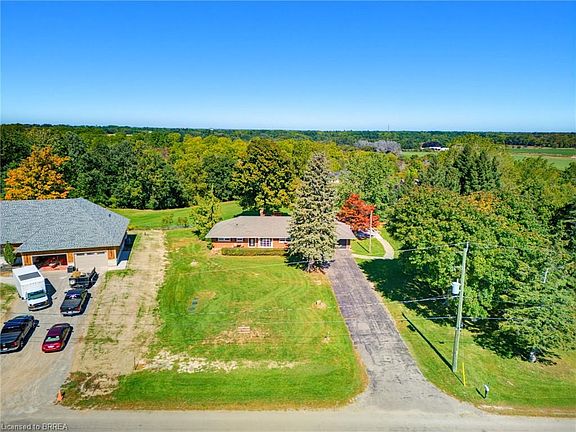 2nd image of 70 River Rd