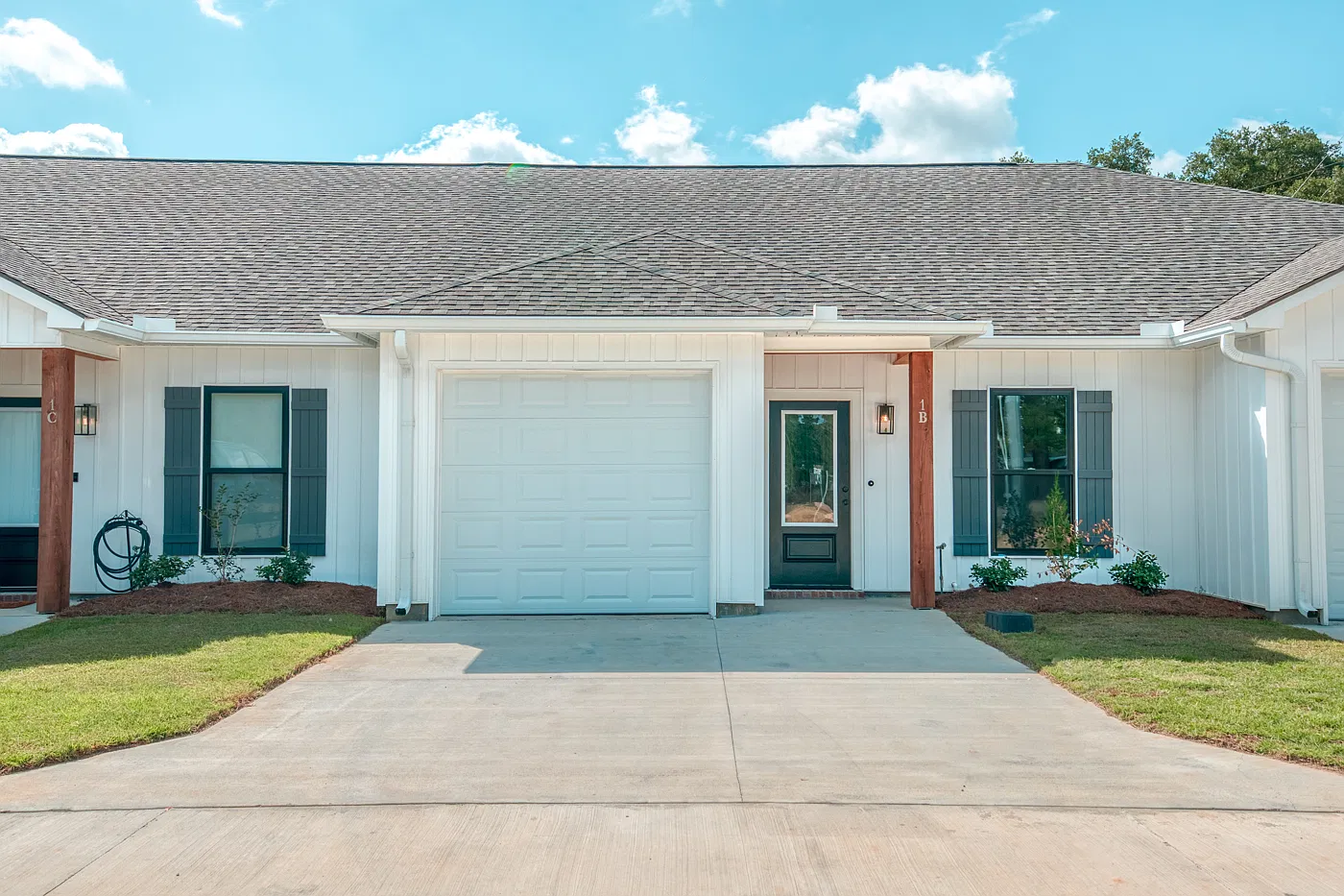 8739 Lockhart Rd — Photo 1