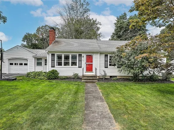 19 Scarborough Rd, Cumberland, RI 02864