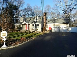 1347 Boston Ave, Bay Shore, NY 11706