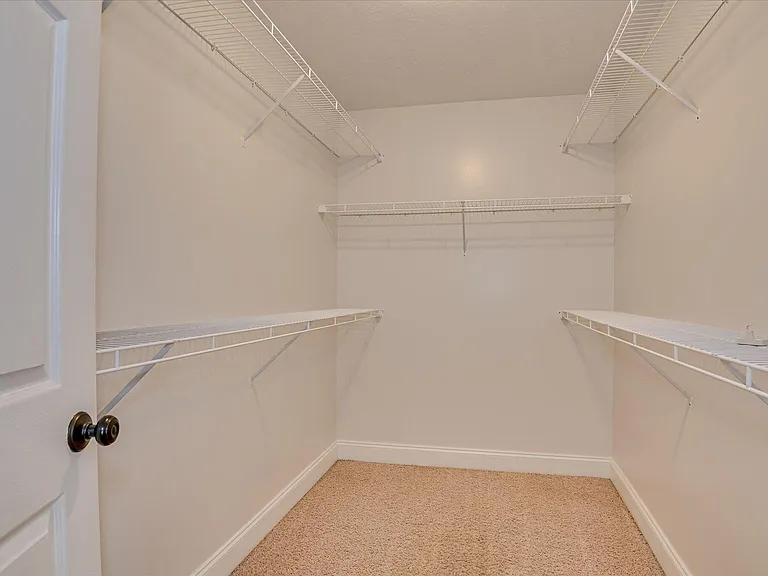 2928 Aylesbury Dr — Photo 21